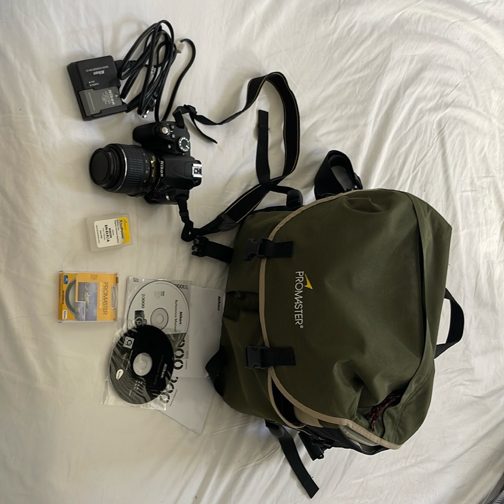 Nikon D3000 digital SLR camera